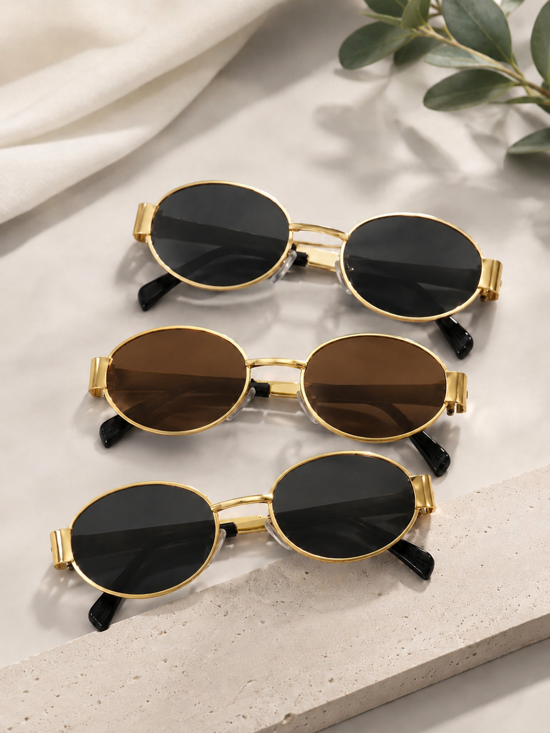 Gafas de sol con diseño moderno y elegante, ideales para proteger los ojos de la luz solar mientras complementan su estilo en actividades diarias y al aire libre.