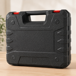 Kit de taladro inalámbrico con maletín organizador abierto que incluye taladro recargable, dos baterías, cargador, brocas, puntas para destornillador y accesorios para perforar y atornillar en proyectos de hogar, taller y bricolaje.